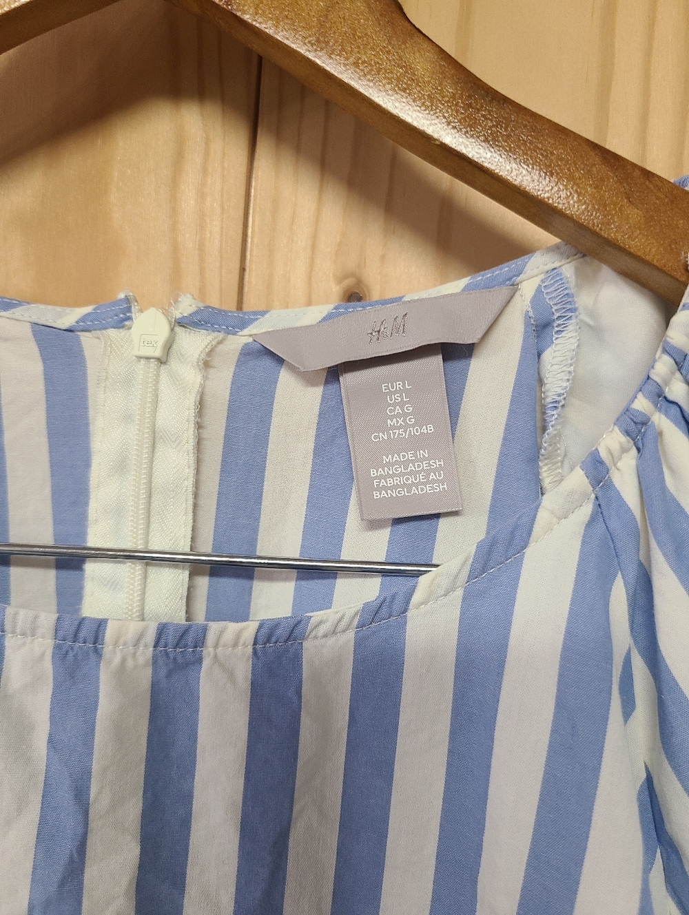 H&M‎ Blue and White Striped Puff-Sleeve Blouse - Picture 5 of 7